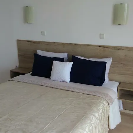 Hill Apartment *
